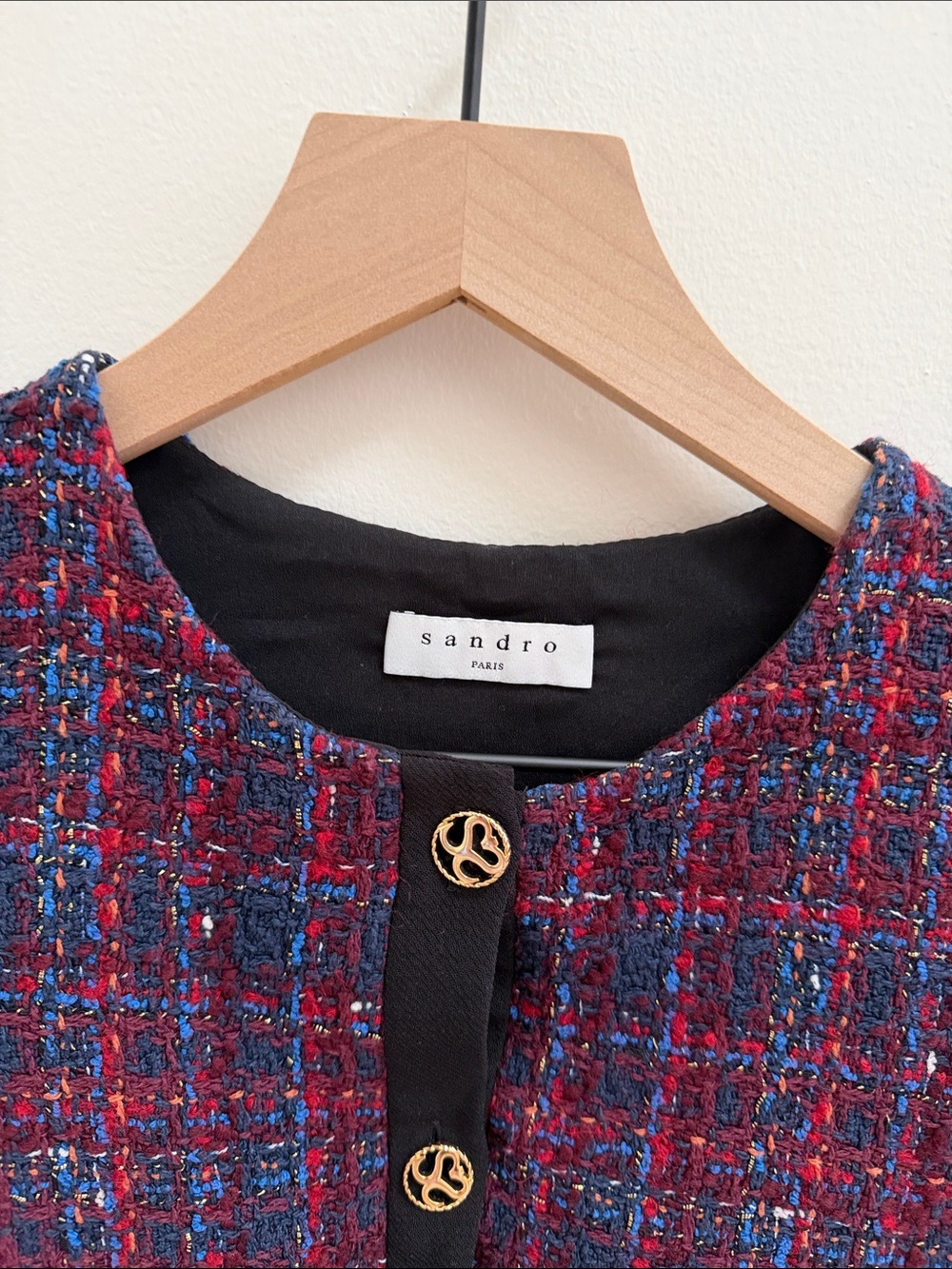 Sandro Elegant Red Tweed Short-Sleeve Dress with Gold Buttons - Picture 2 of 4